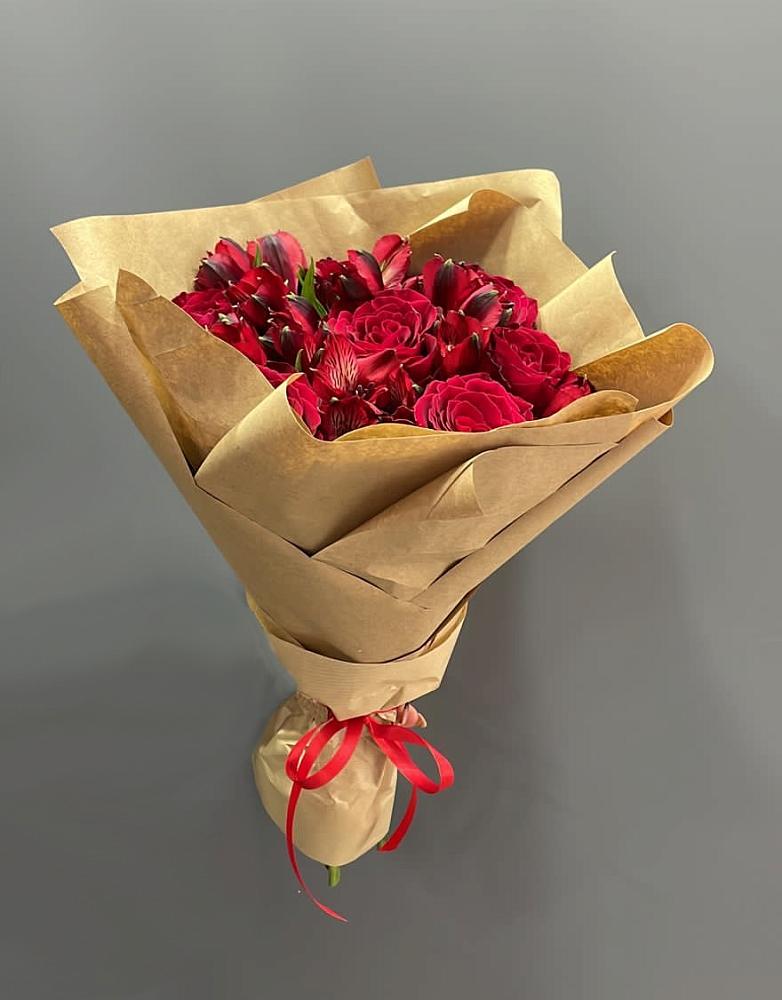 Букет цветов из: Альстромерии и Розы в Старожилово