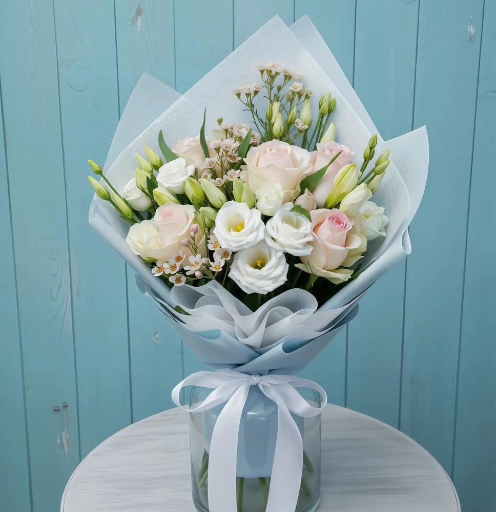 Букет цветов из: Розы и Лизиантусы в Старожилово