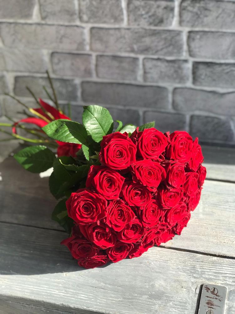 Букет Красные розы Фридом в Старожилово