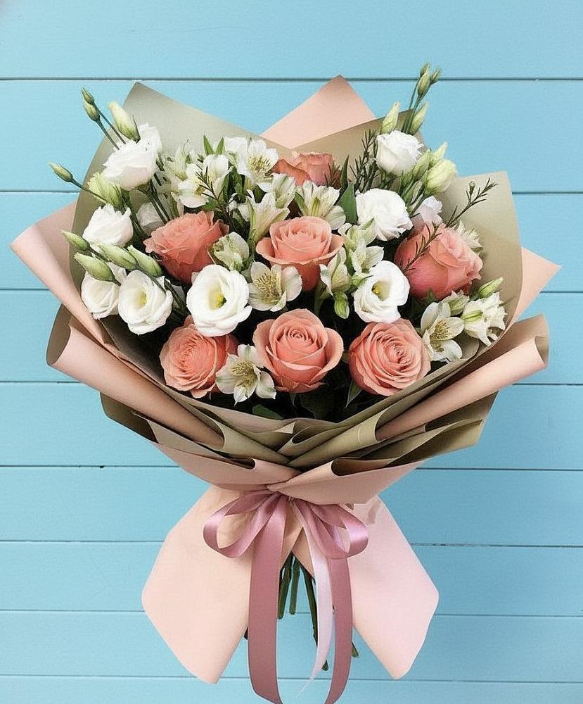 Букет цветов из: Розы, Альстромерии и Лизиантусы в Старожилово