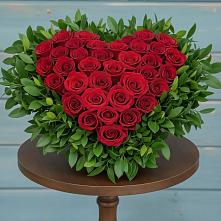 Цветочная композиция из Розы в виде сердца в Старожилово