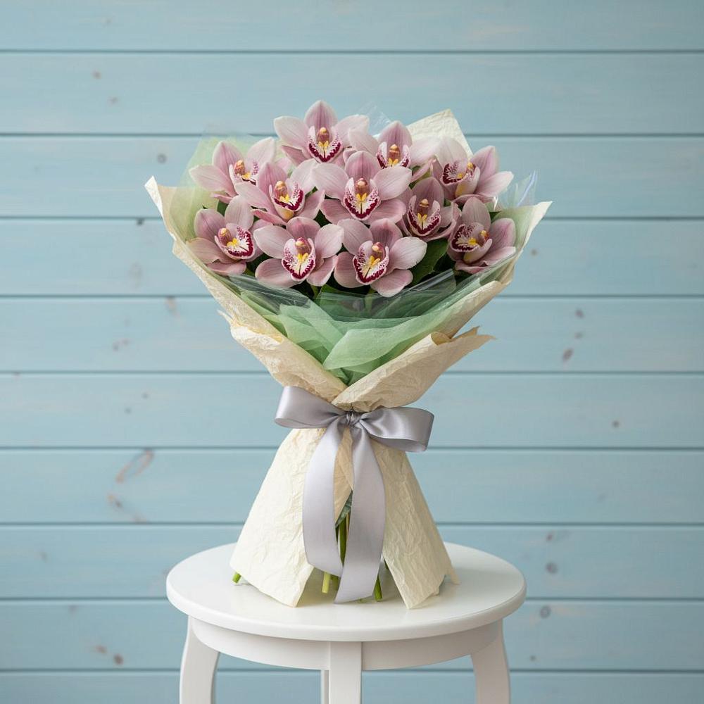 Букет цветов из: Орхидеи и Розы в Старожилово