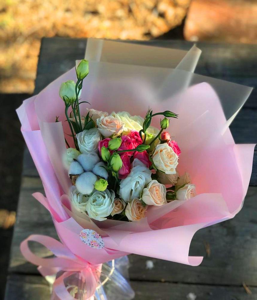 Букет цветов из: Розы и Лизиантусы в Старожилово