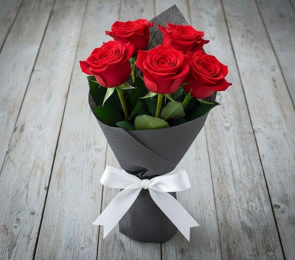 Букет 5 Красных роз Эдлесс Лав в Старожилово