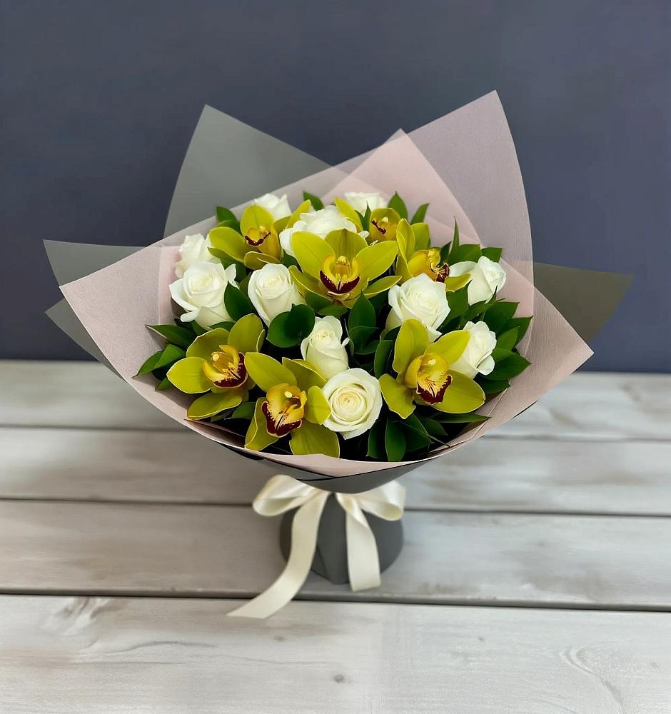 Букет цветов из: Орхидеи и Розы в Старожилово