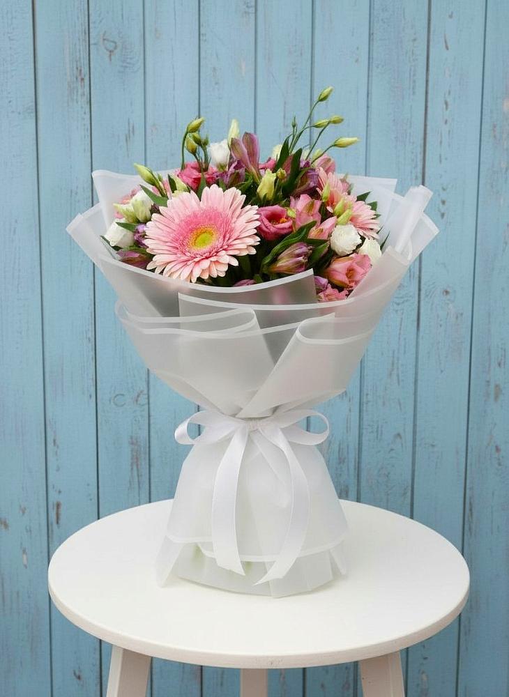 Букет цветов из: Герберы, Альстромерии и Лизиантусы в Старожилово