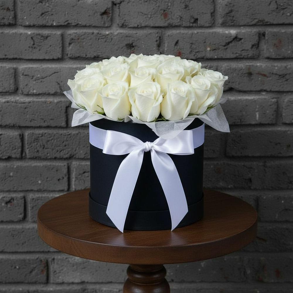 Цветочная композиция из Розы в шляпной коробке в Старожилово