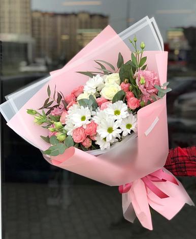 Букет цветов из: Розы, Лизиантусы и Хризантемы в Старожилово