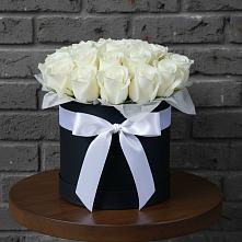 Цветочная композиция из Розы в шляпной коробке в Старожилово